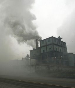 chine-pollution-usine-fumee