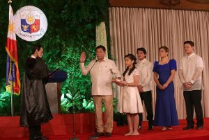 Intronisation de Rodrigo Duterte, président des Philippines