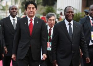 Les présidents japonais, Shinzo Abe, et Kényan, Uhuru Kenyatta