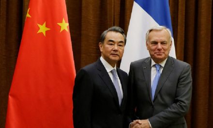 Jean-Marc Ayrault à Donald Trump : « on ne parle pas comme ça » à la Chine