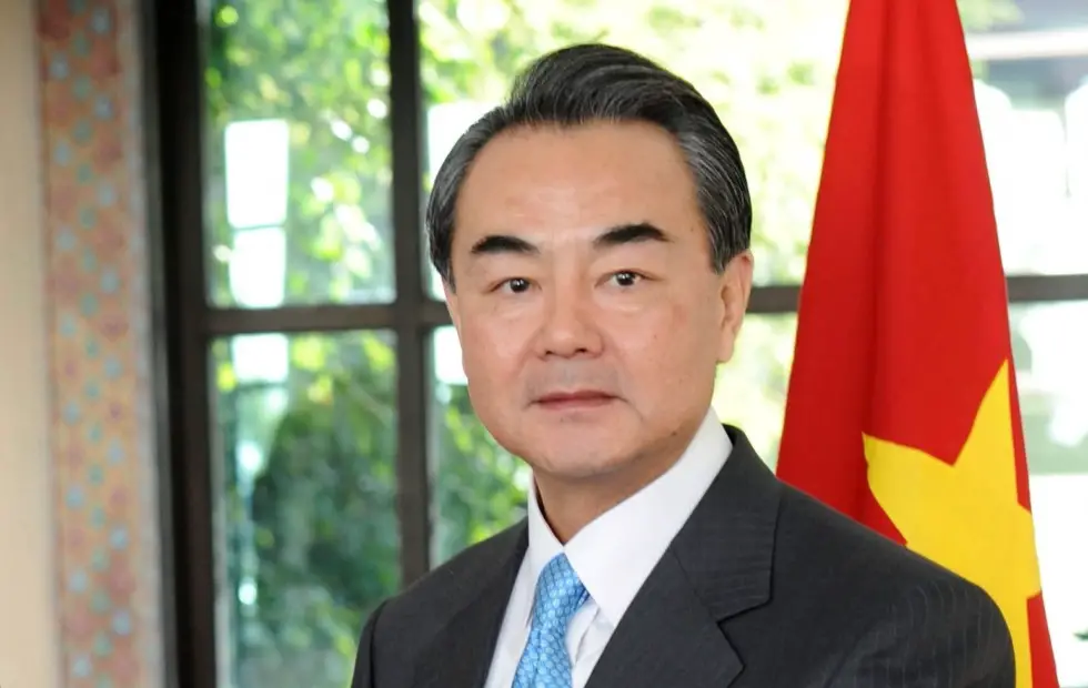 Le Chef de la diplomatie chinoise, Wang Yi, sollicité pour être « Président honoraire »