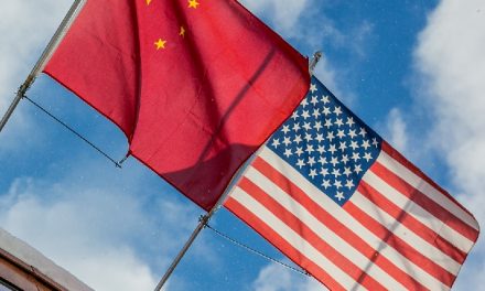 Beijing évoque une « guerre commerciale » avec Washington