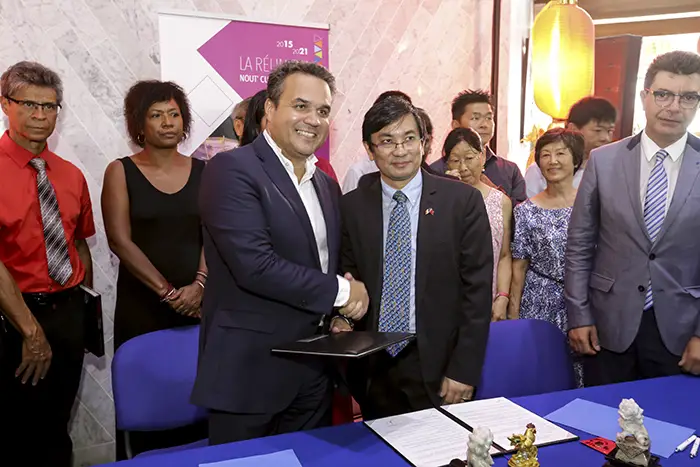 Signature d’une convention entre la Fédération des Associations Chinoises et la Région Réunion