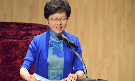 Carrie Lam ravie du « retour de la paix » à Hong Kong