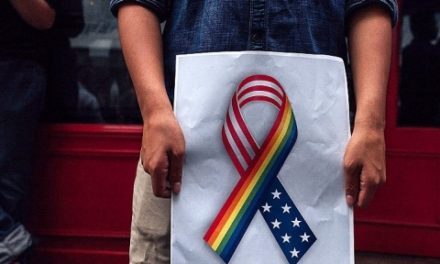 La Gay Pride se transforme en rassemblement pour la démocratie