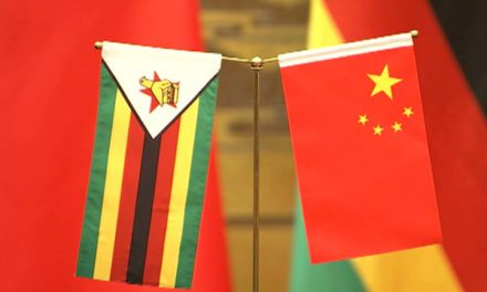 Le Zimbabwe reçoit des vaccins offerts par la Chine