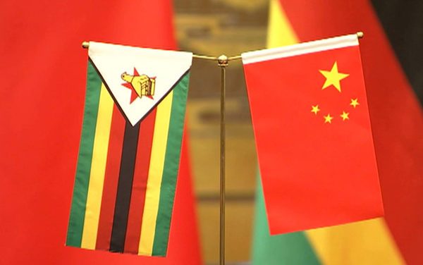 Le Zimbabwe reçoit des vaccins offerts par la Chine