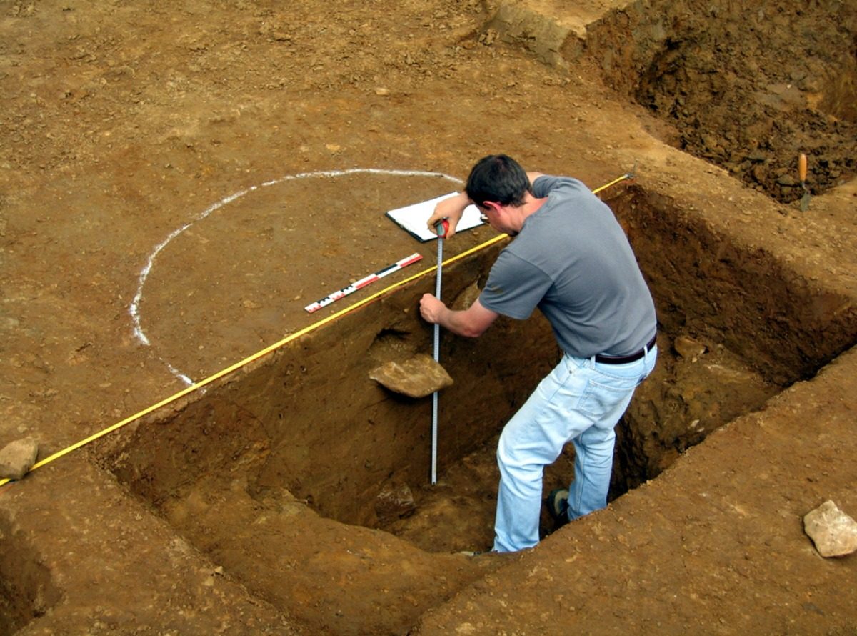 Du vin de 2000 ans d’âge découvert dans une tombe