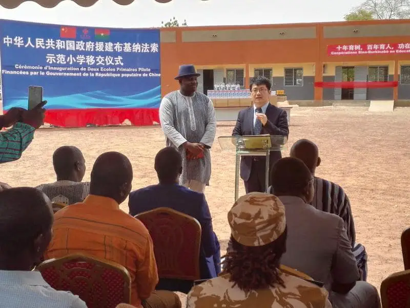 Burkina: la Chine contribue à la résorption des écoles sous paillotes