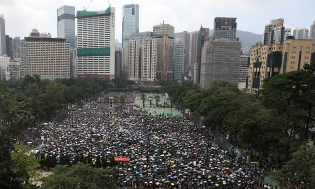 Hong Kong : deux élus arrêtés pour les manifestations de 2019