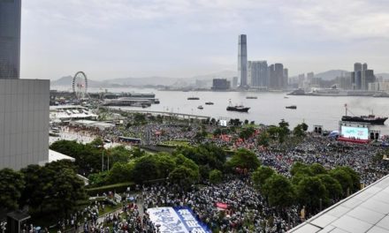1er octobre : «Journée de colère» à Hong Kong