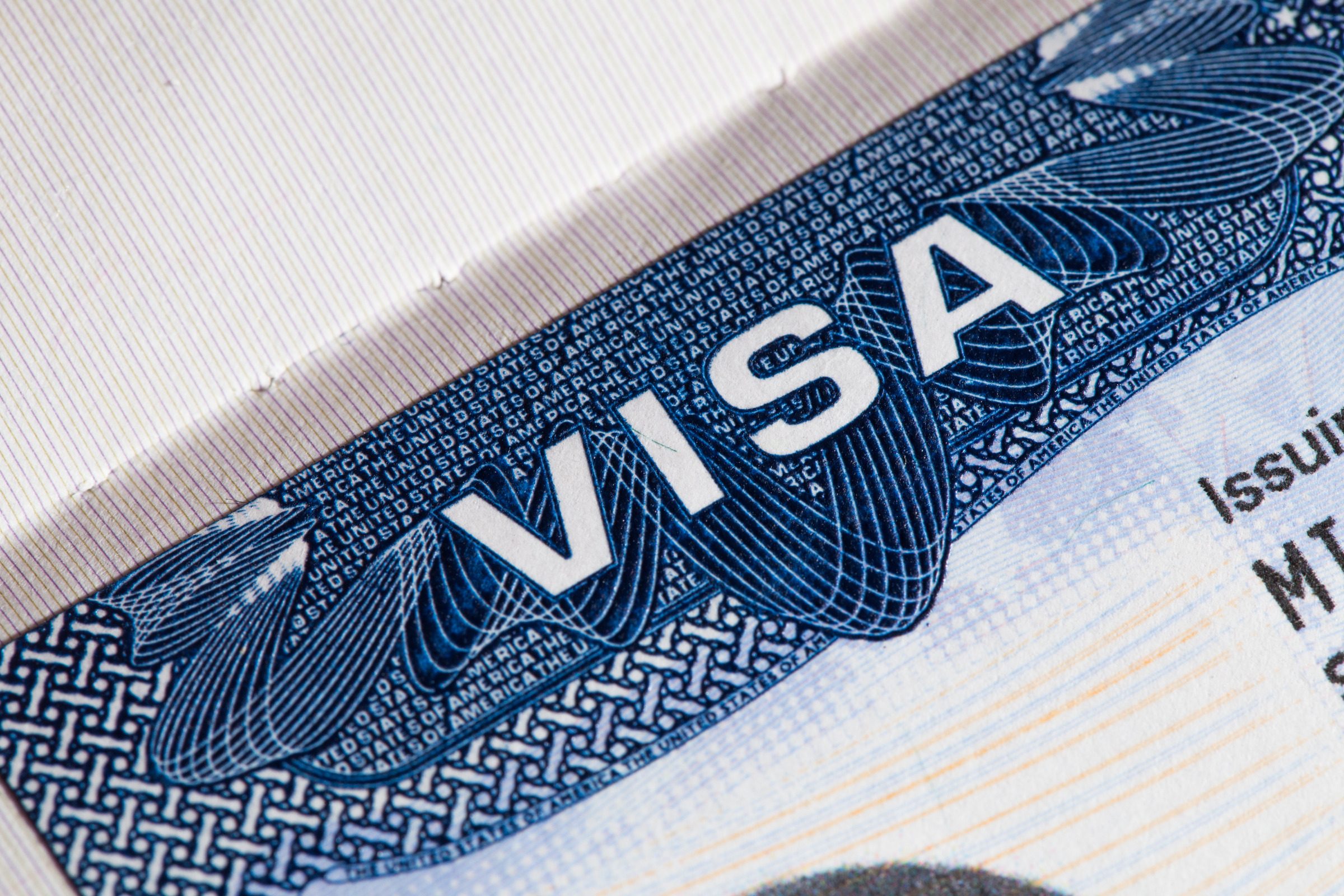 Avec visa ou un permis de résidence, suspension de l’entrée des étrangers