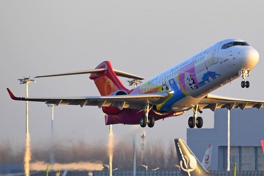 Le premier avion de ligne régional réussit son vol international