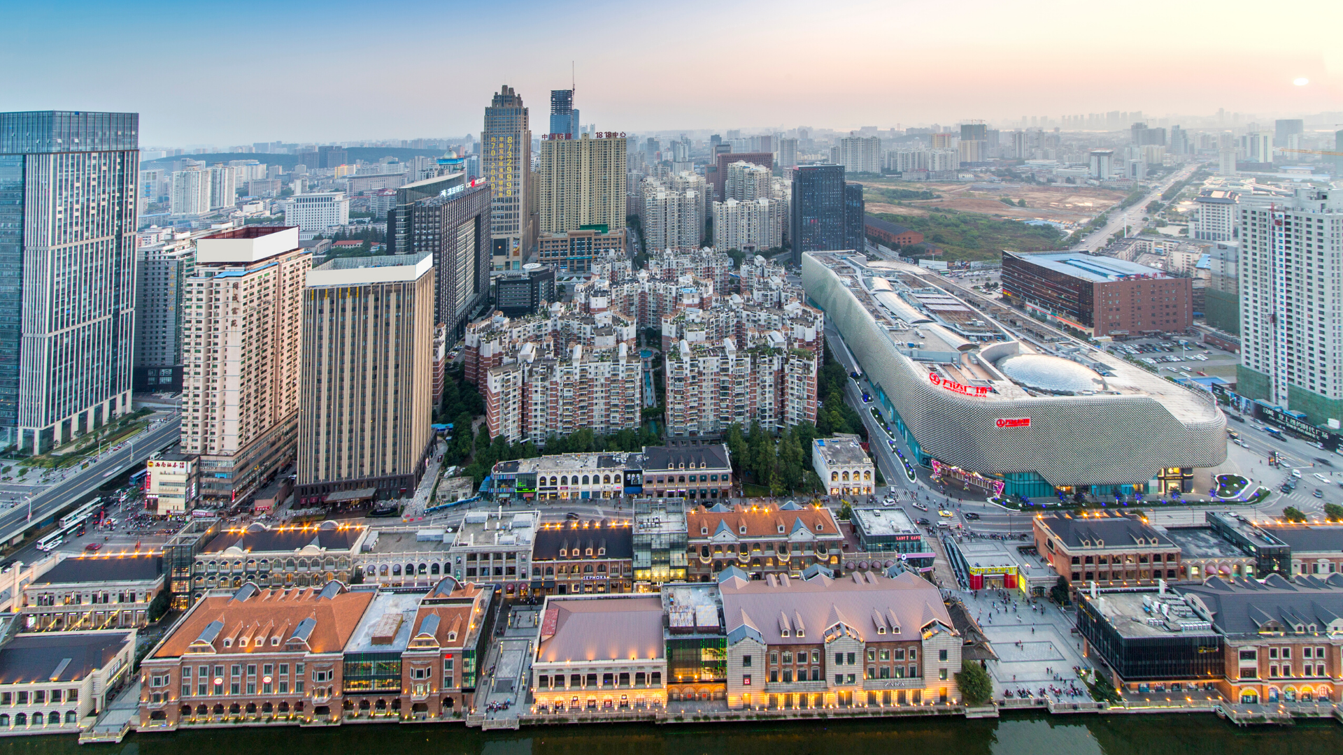 Les experts de l’OMS visitent le marché de Wuhan, épicentre de l’épidémie