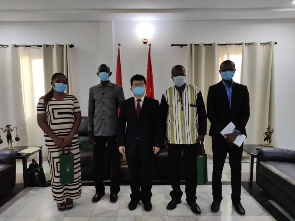 L’association Chine – Burkina Fraternité reçu par l’ambassadeur de Chine