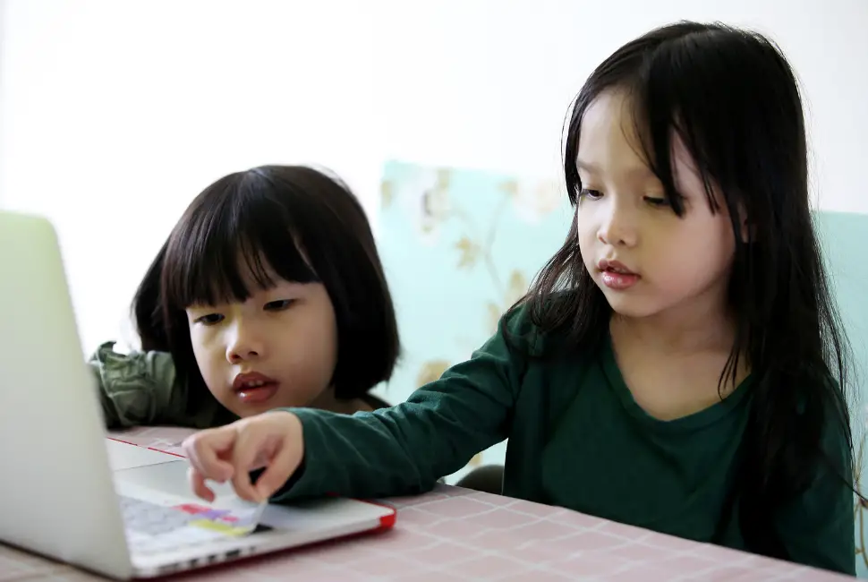 Les enfants développent une myopie tôt dans leur vie en Chine