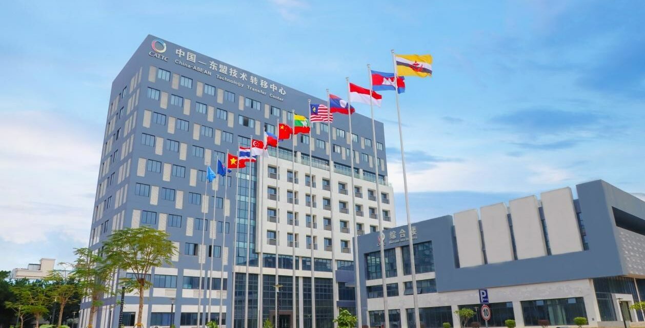 La Chine et l’ASEAN « devaient se donner la main pour faire avancer la modernisation »