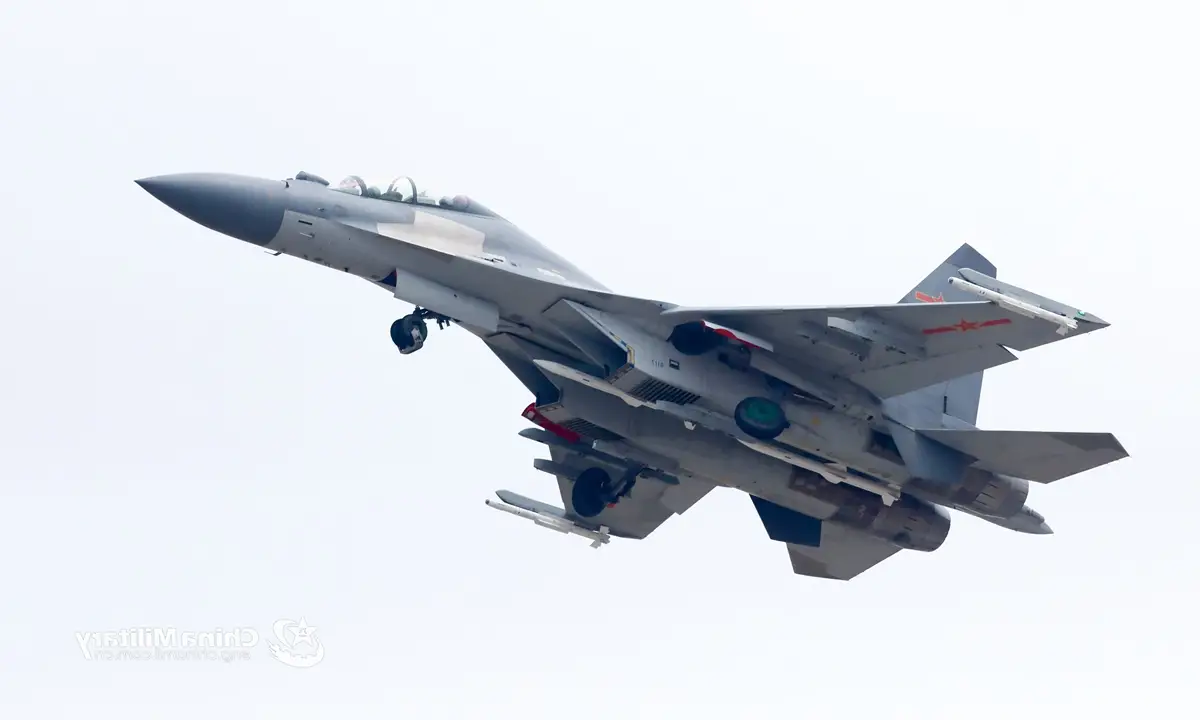 L’armée chinoise lance son nouvel avion de guerre électronique