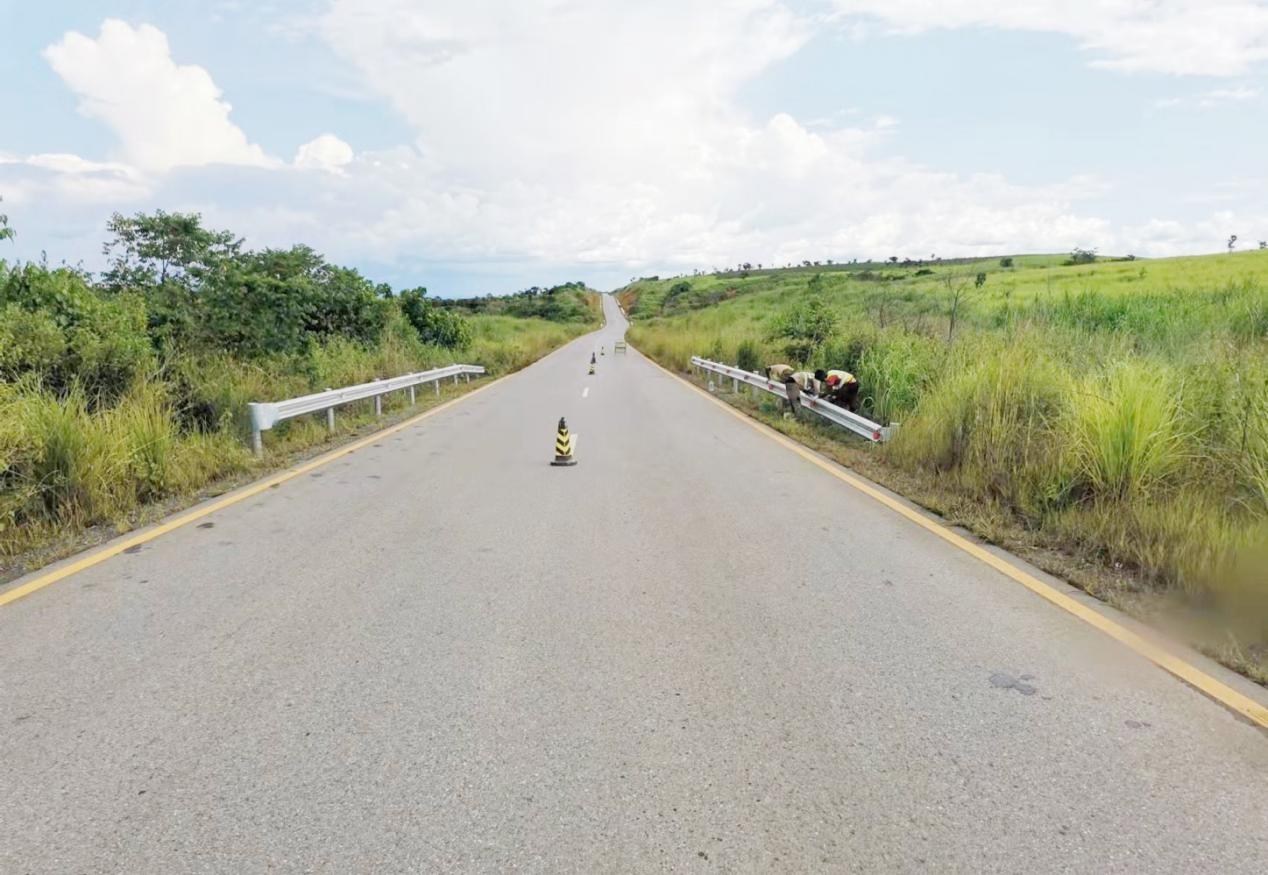La Chine termine les travaux de l’autoroute construite en Angola