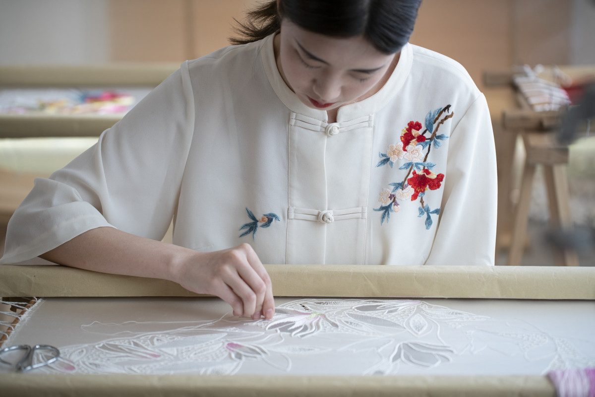 La broderie de Taizhou tisse le patrimoine culturel immatériel dans la vie moderne