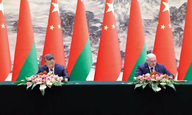 Le président biélorusse Loukachenko à Pékin pour voir son «vieil ami» Xi Jinping