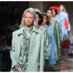Les vêtements brodés Miao de Chine font sensation à la Semaine de la mode de Milan