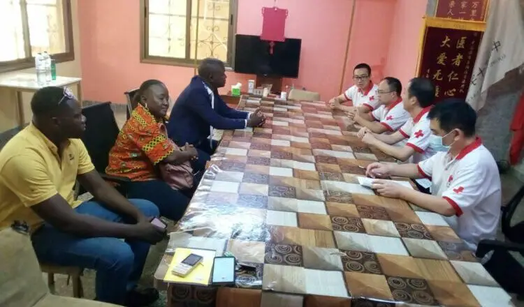 Burkina : la 5ème mission médicale chinoise offre un important lot de médicaments et de matériels médicaux à l’hôpital de l’Amitié de Koudougou