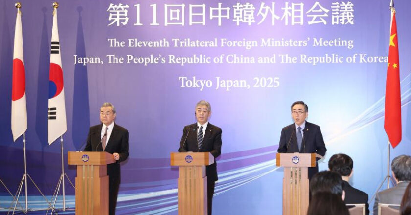 Le PM japonais a rencontré les diplomates chinois et sud-coréens