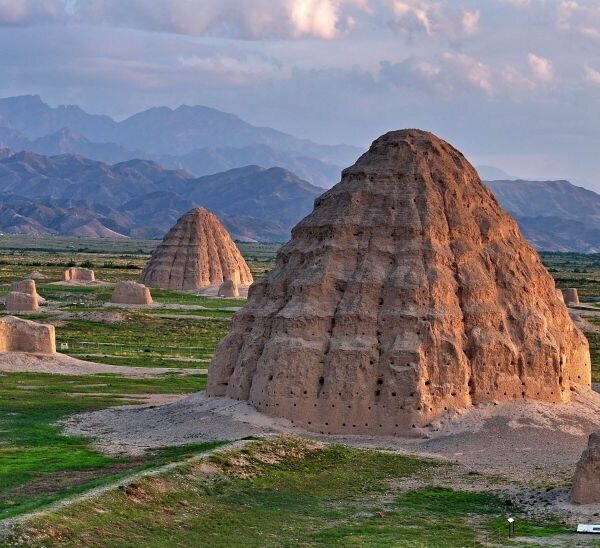 Inscription au patrimoine mondial de l’UNESCO es tombes impériales des Xixia